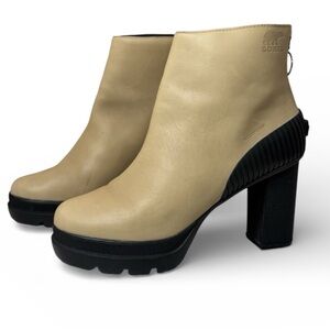 NWOB SOREL Darcie Beige Black Leather  Waterproof  Platform Boots